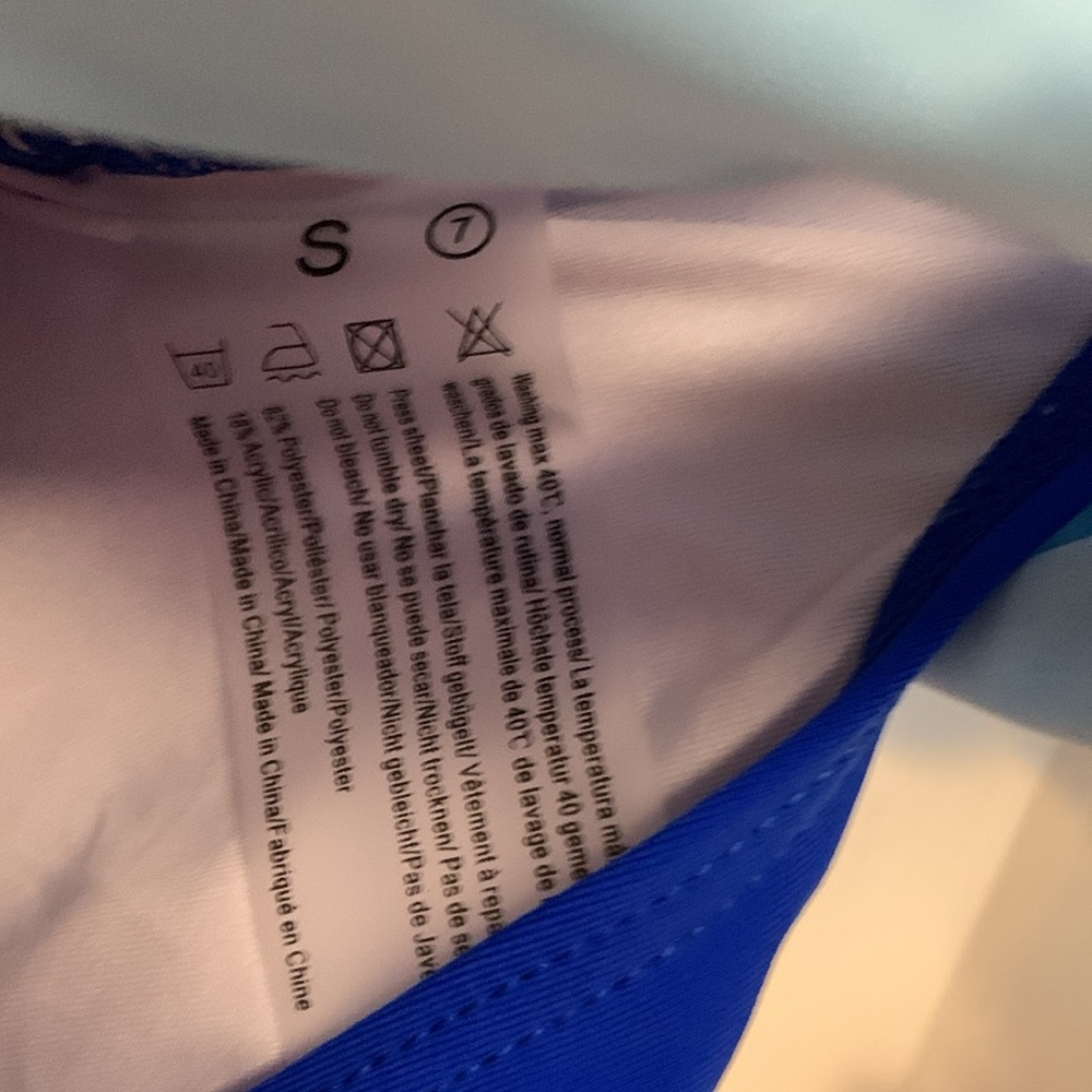 Swimsuit One Piece Blue Color-Block. - Picture 7 of 9